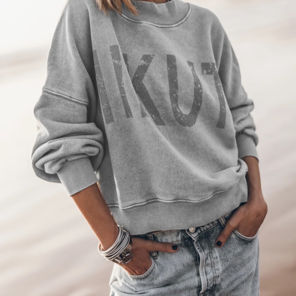 Mikuta- The Light- sweater/sweatshirt